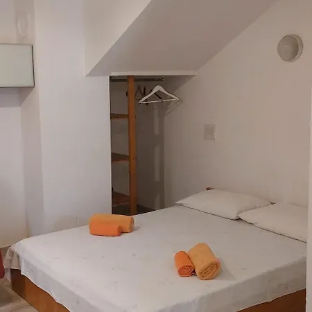 Asterix Apartment *